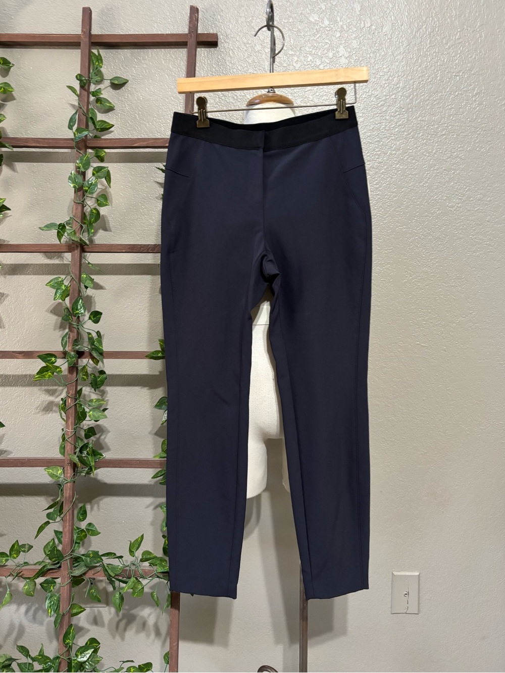 Lafayette 148 New York Navy Blue Cropped Ankle Pants Tailored Trousers S